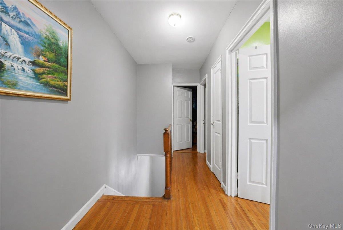 Single Family Kingsland Avenue Bronx, NY 10469, MLS-1027784-20