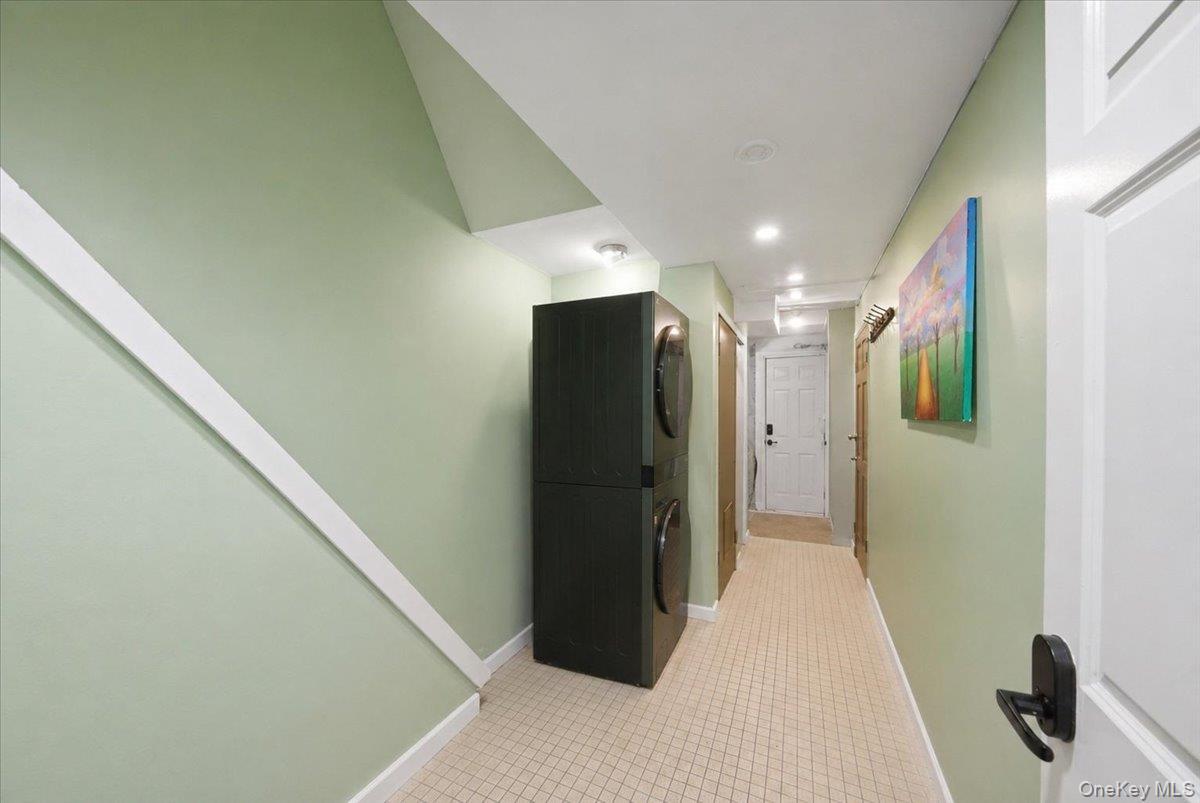 Single Family Kingsland Avenue Bronx, NY 10469, MLS-1027784-26