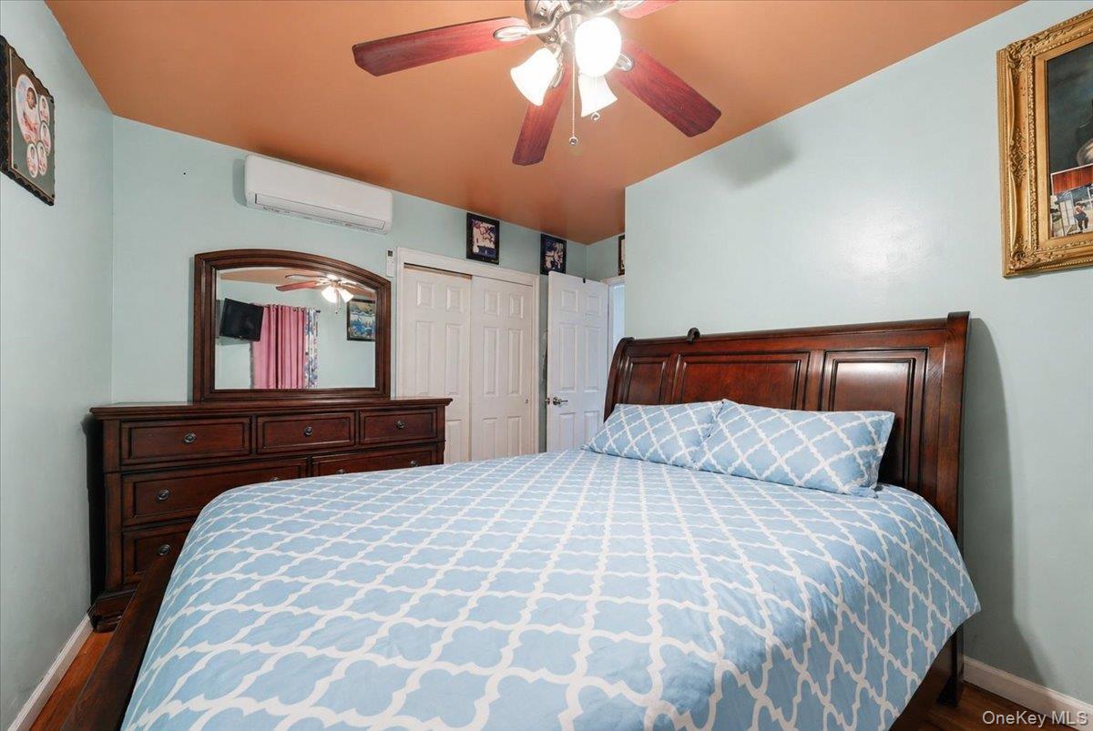 Single Family Kingsland Avenue Bronx, NY 10469, MLS-1027784-29