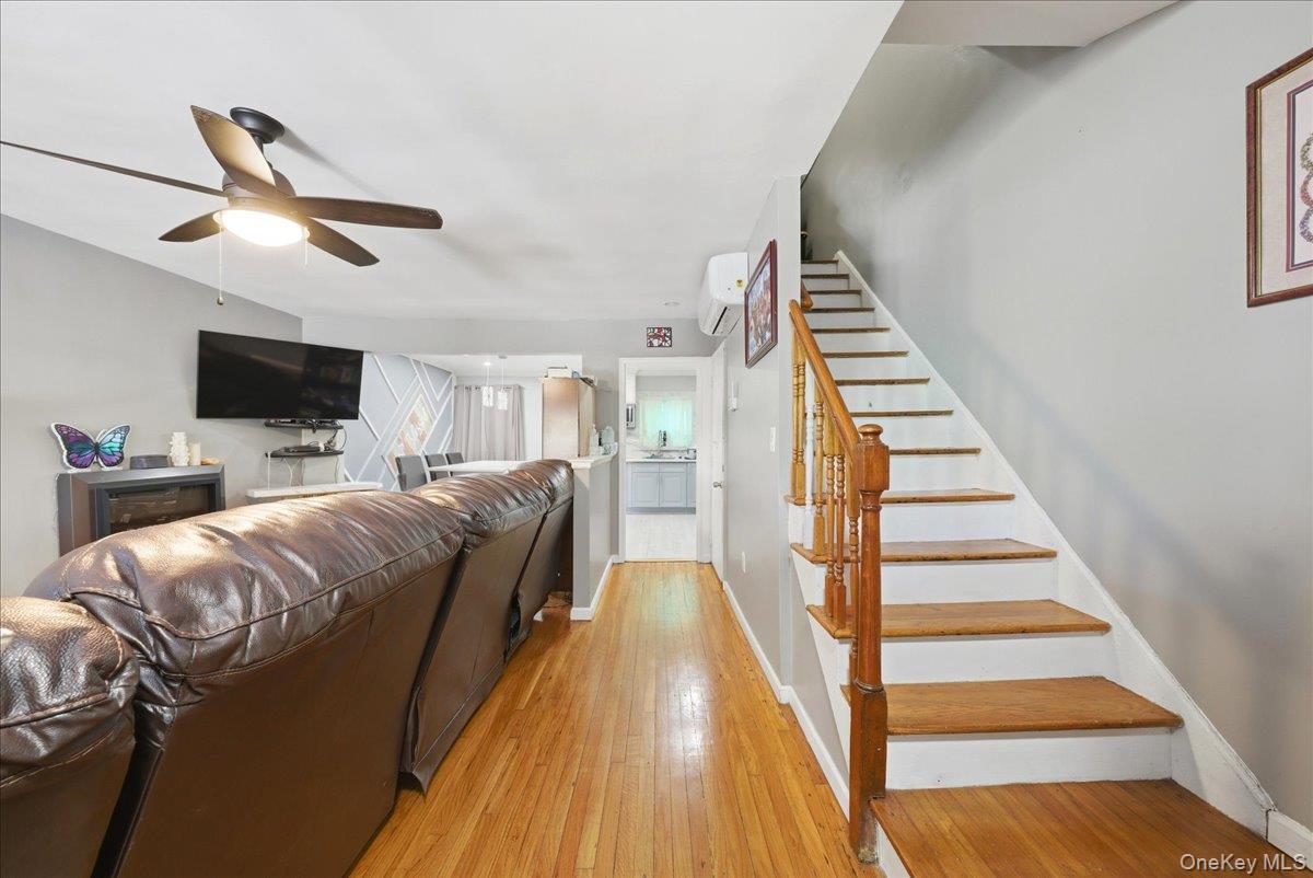 Single Family Kingsland Avenue Bronx, NY 10469, MLS-1027784-8