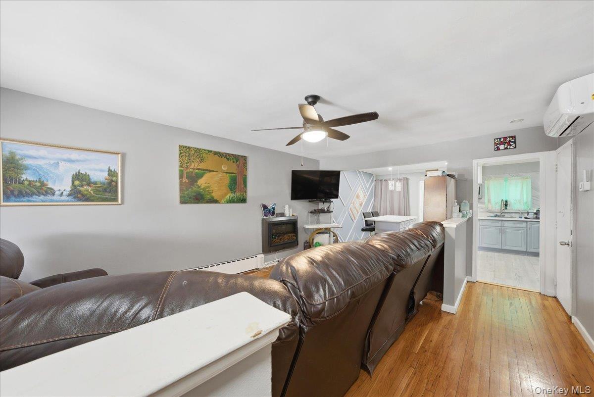 Single Family Kingsland Avenue Bronx, NY 10469, MLS-1027784-9