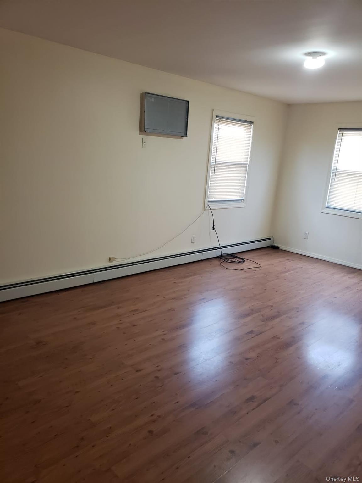 Single Family Murdock Avenue Queens, NY 11429, MLS-1027786-4