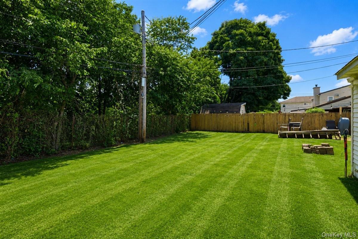 Single Family Skimmer Lane Nassau County, NY 11756, MLS-1027789-16
