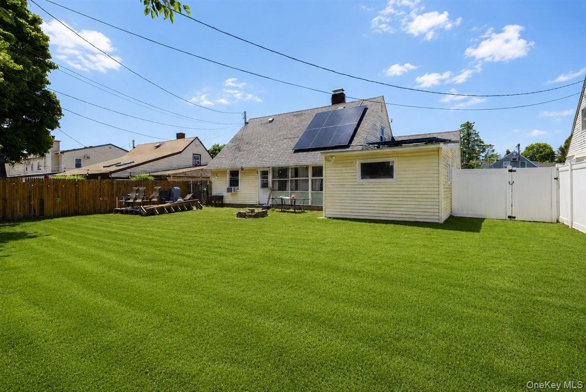Single Family Skimmer Lane Nassau County, NY 11756, MLS-1027789-17