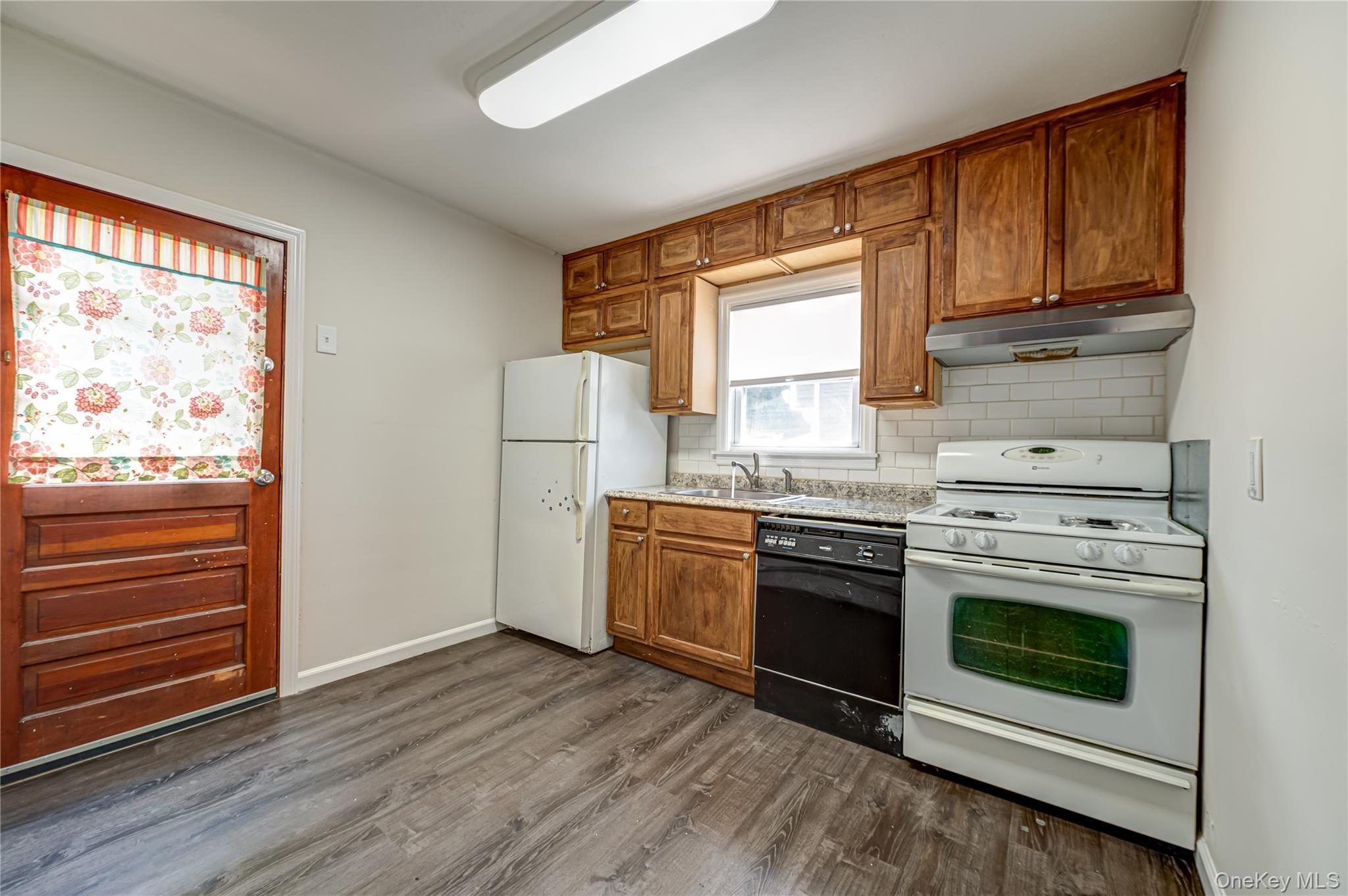 Single Family Cherubina Lane  Suffolk County, NY 11703, MLS-1027819-6