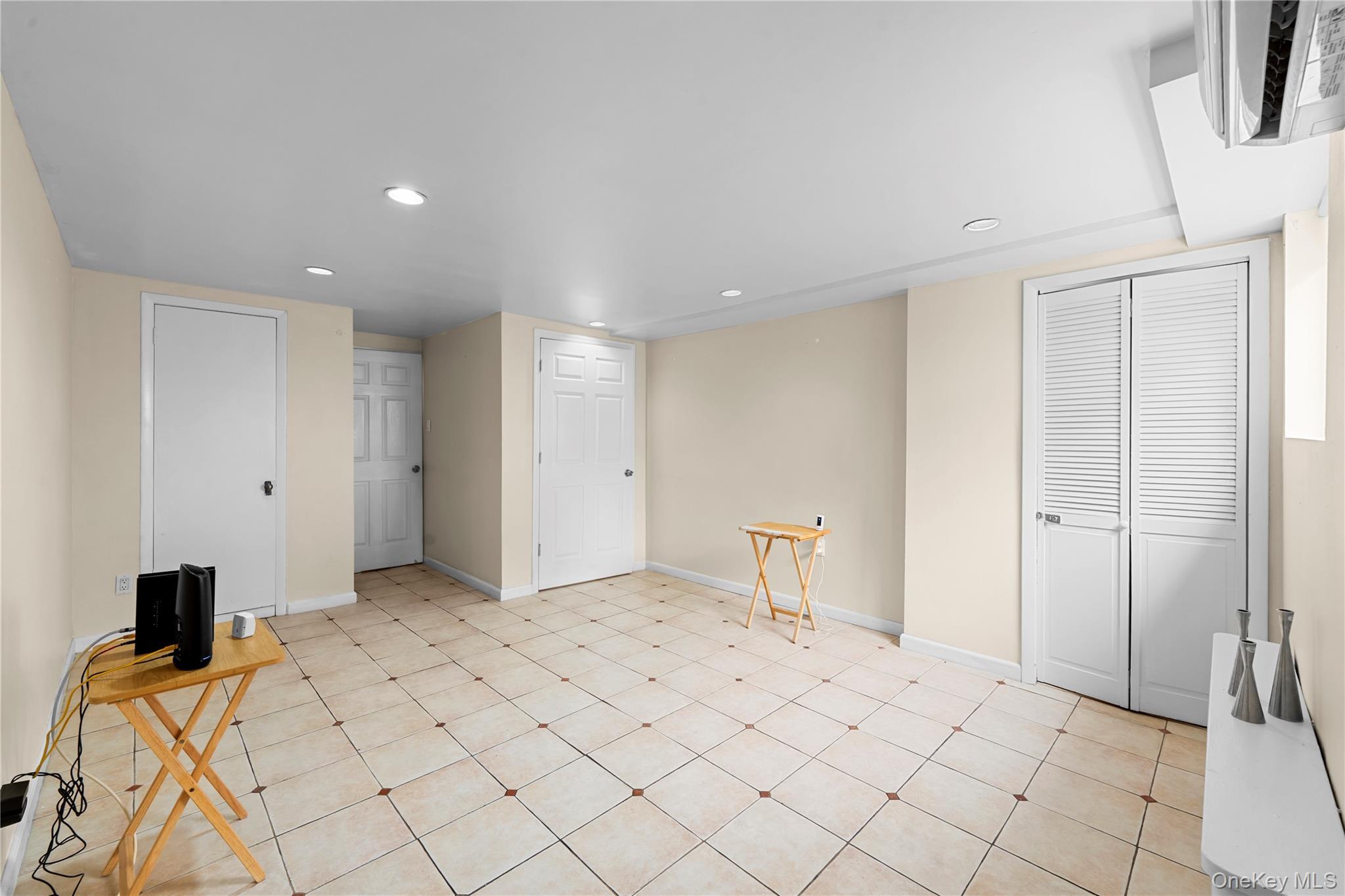 Single Family Eliot Avenue  Queens, NY 11379, MLS-1027824-17