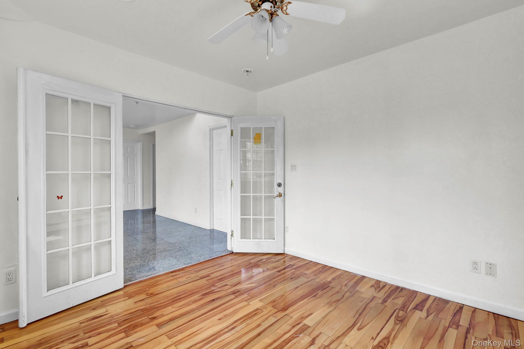Single Family Brooklyn Boulevard  Suffolk County, NY 11706, MLS-1027830-10