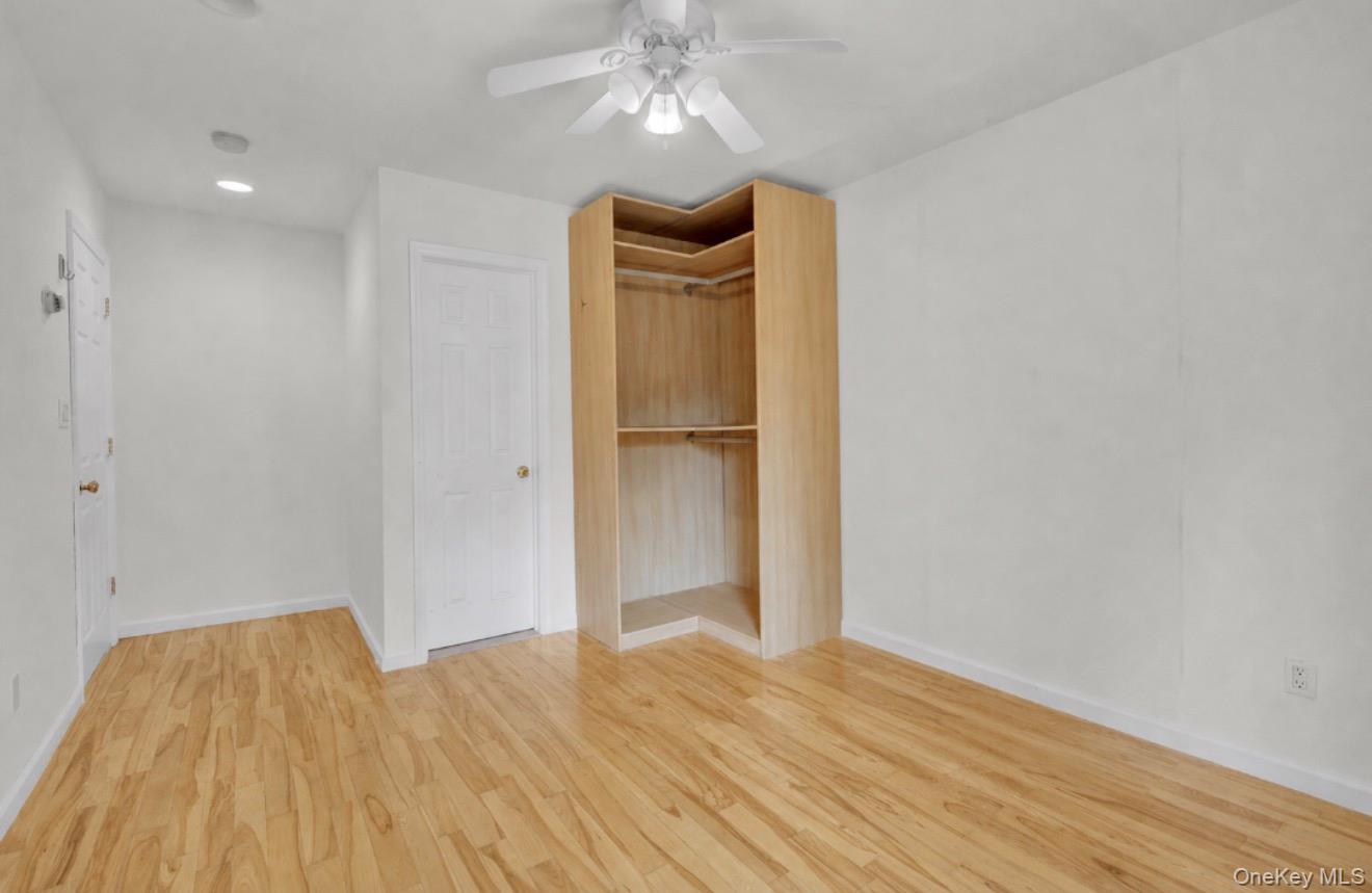 Single Family Brooklyn Boulevard  Suffolk County, NY 11706, MLS-1027830-13