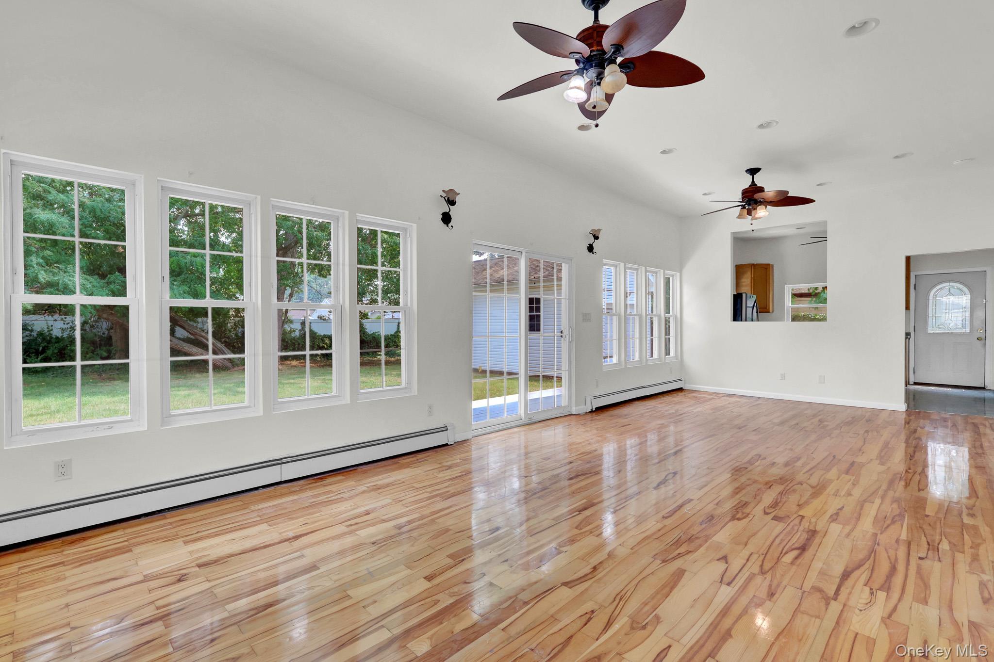 Single Family Brooklyn Boulevard  Suffolk County, NY 11706, MLS-1027830-16