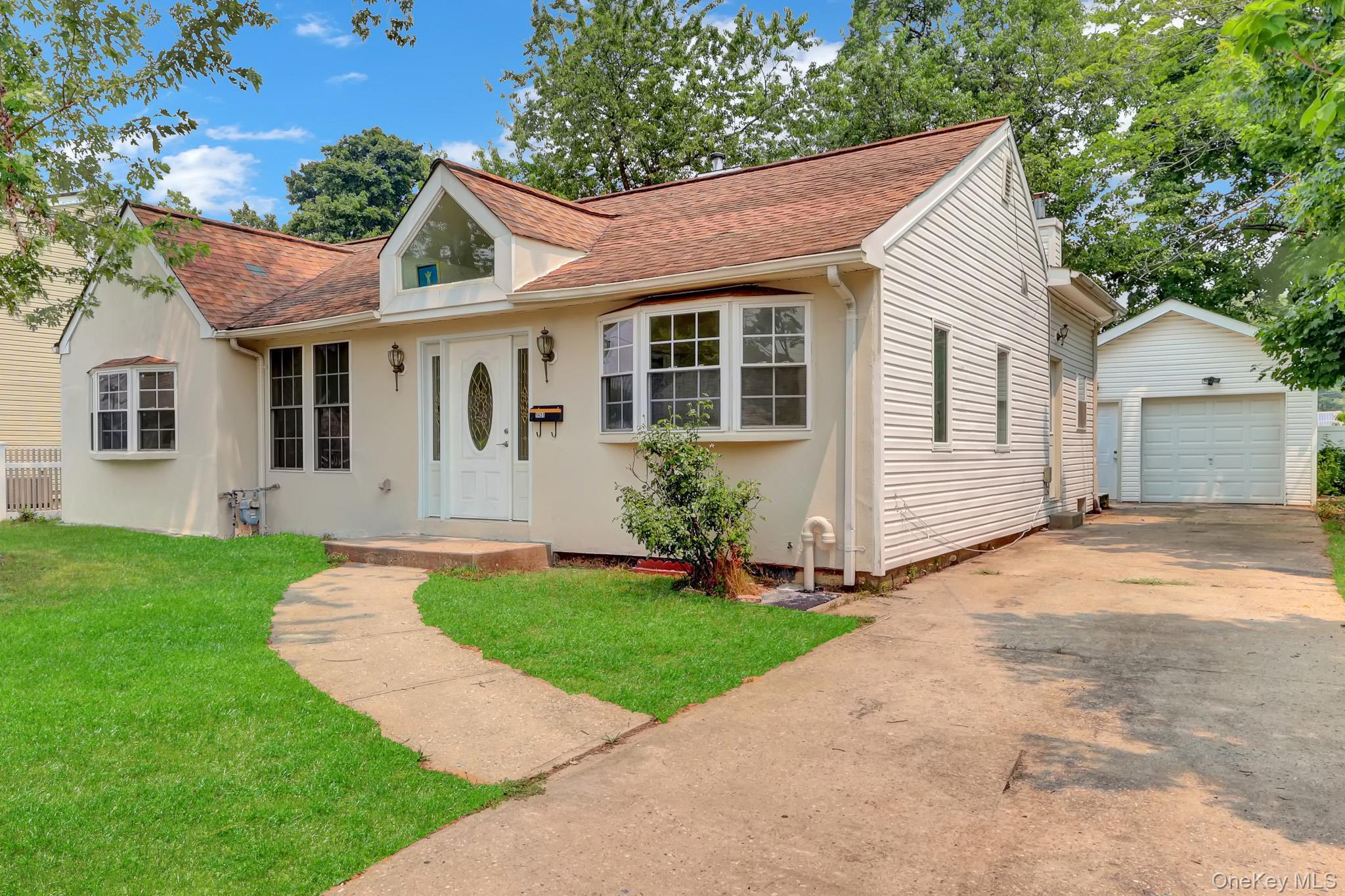 Single Family Brooklyn Boulevard  Suffolk County, NY 11706, MLS-1027830-2