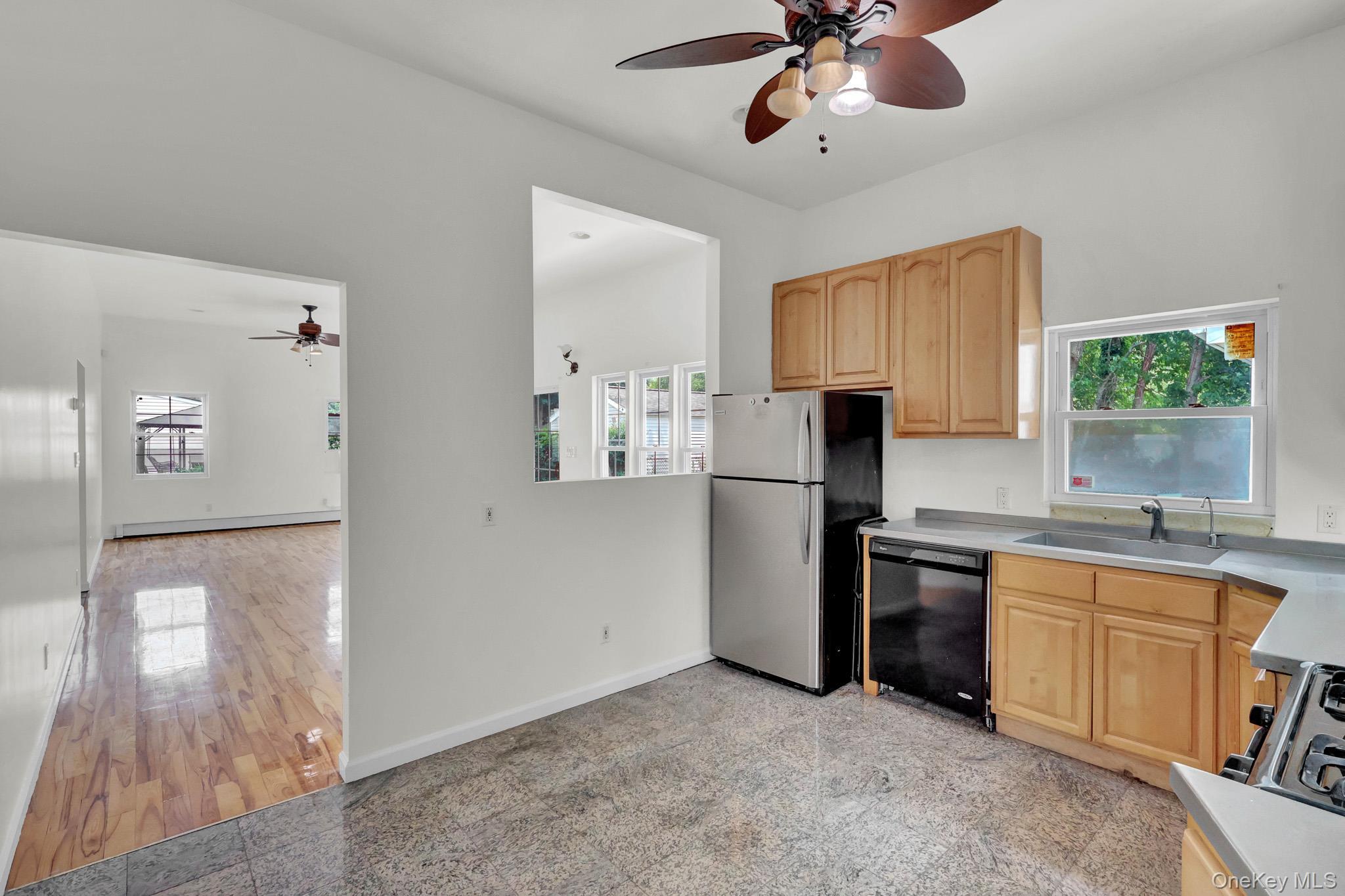 Single Family Brooklyn Boulevard  Suffolk County, NY 11706, MLS-1027830-21