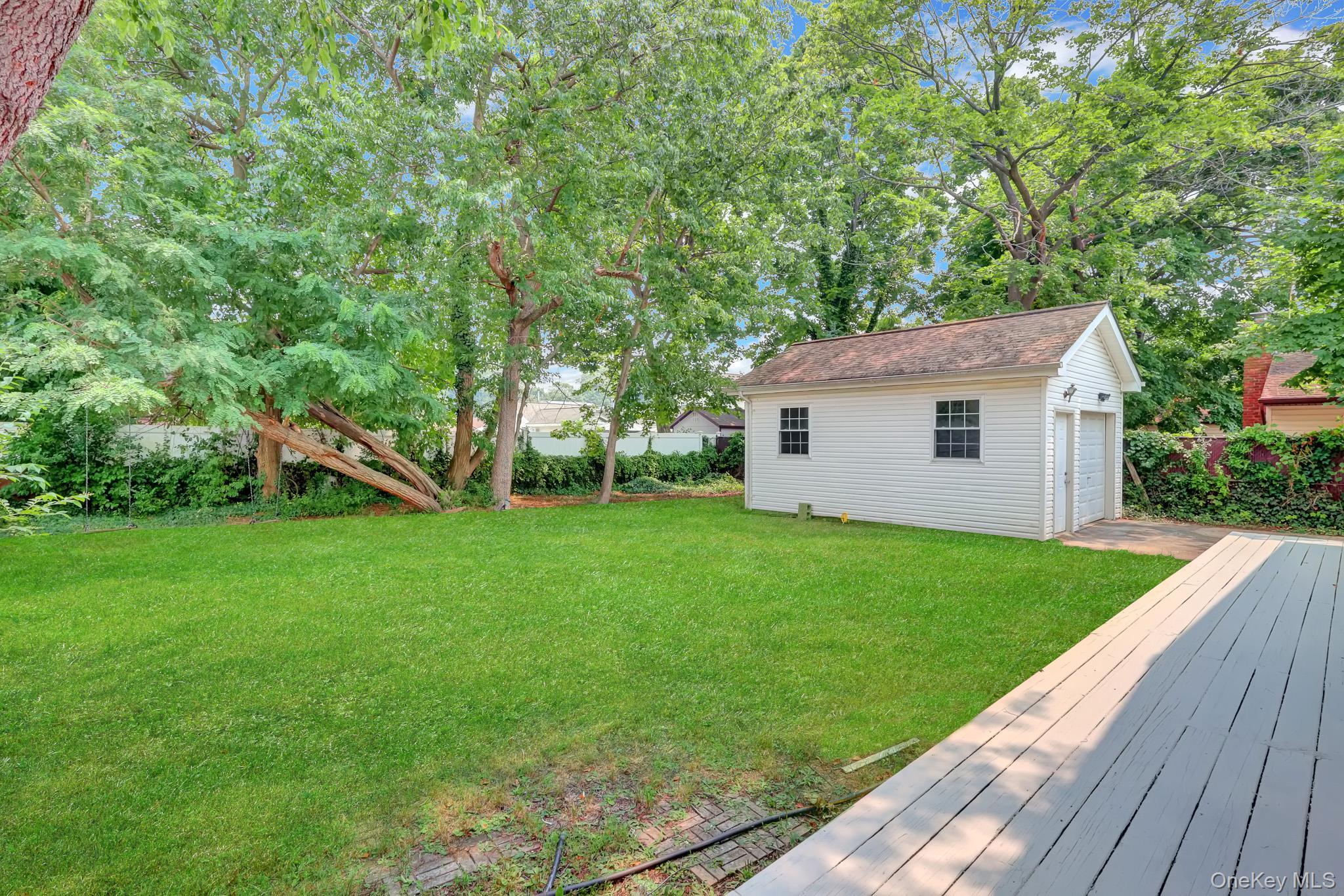 Single Family Brooklyn Boulevard  Suffolk County, NY 11706, MLS-1027830-24