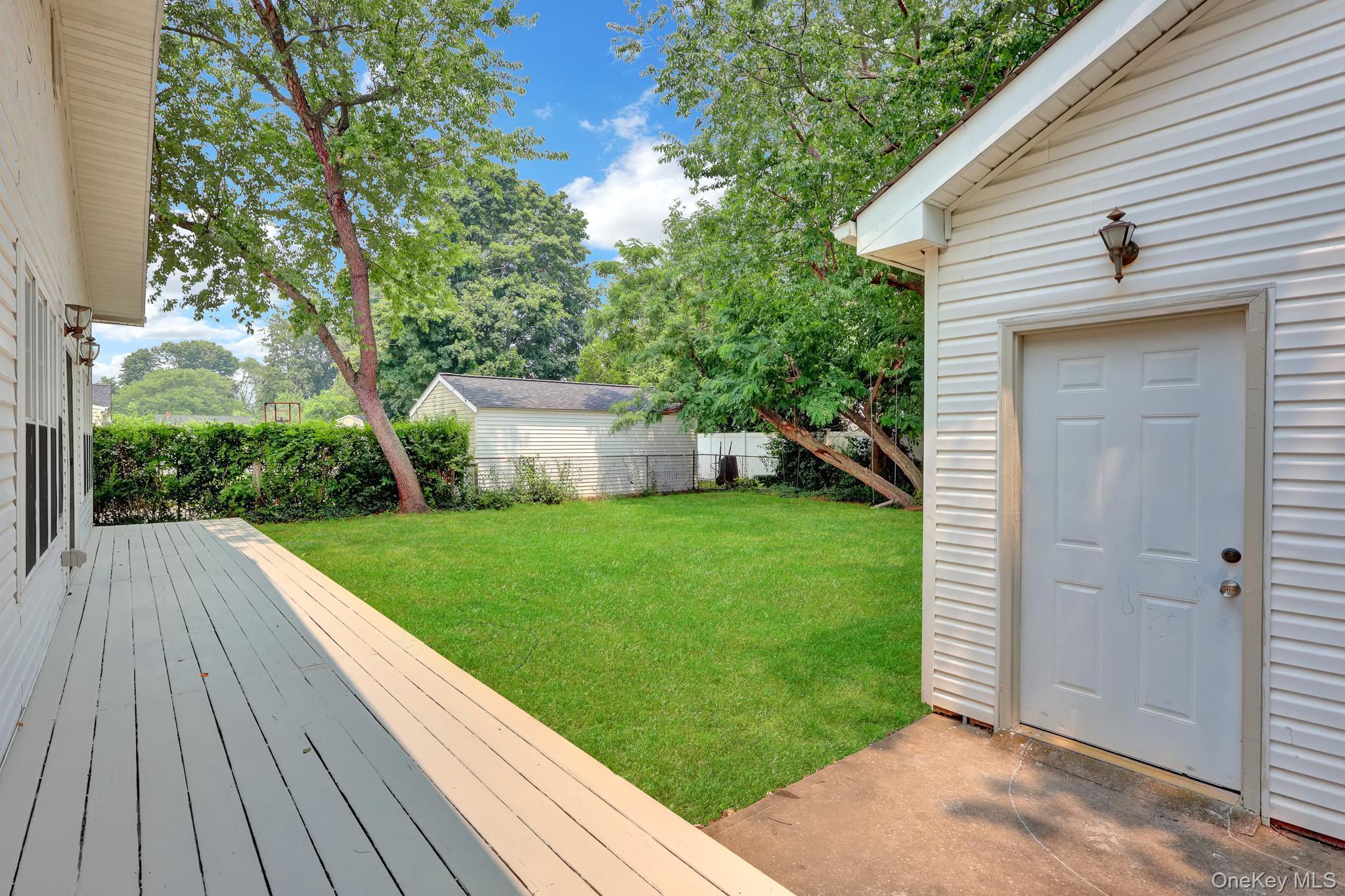 Single Family Brooklyn Boulevard  Suffolk County, NY 11706, MLS-1027830-25