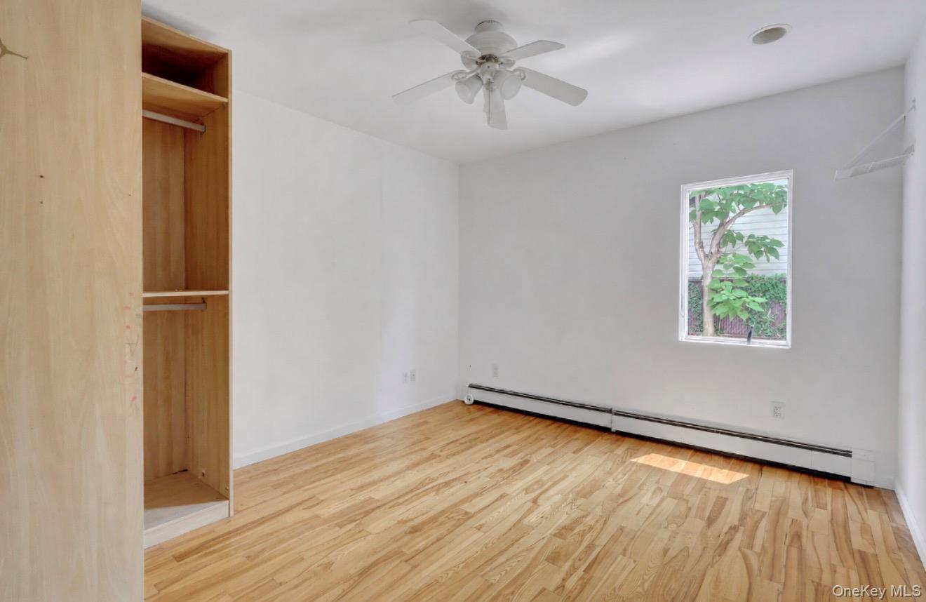 Single Family Brooklyn Boulevard  Suffolk County, NY 11706, MLS-1027830-26