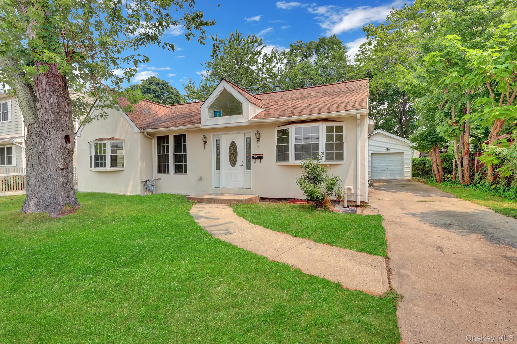 Single Family Brooklyn Boulevard  Suffolk County, NY 11706, MLS-1027830-3