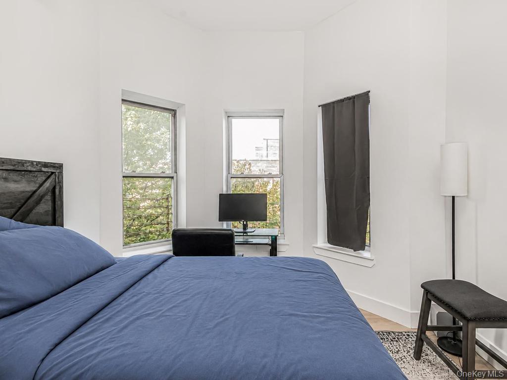 Single Family E 188th Street Bronx, NY 10458, MLS-1027834-16
