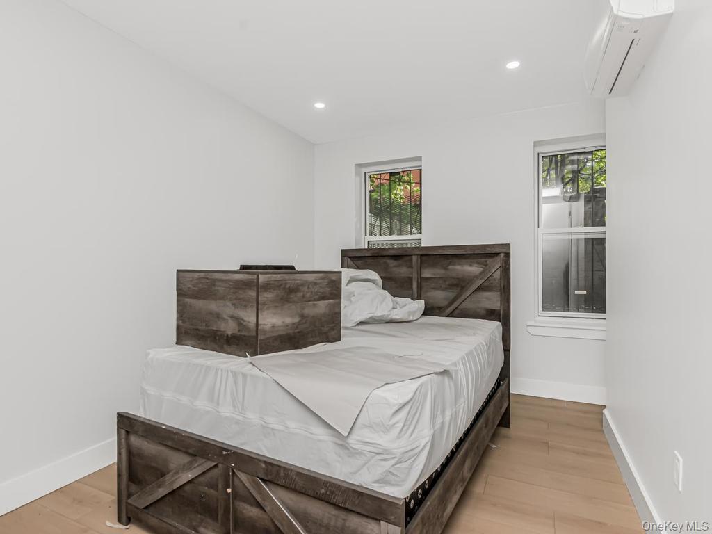 Single Family E 188th Street Bronx, NY 10458, MLS-1027834-17