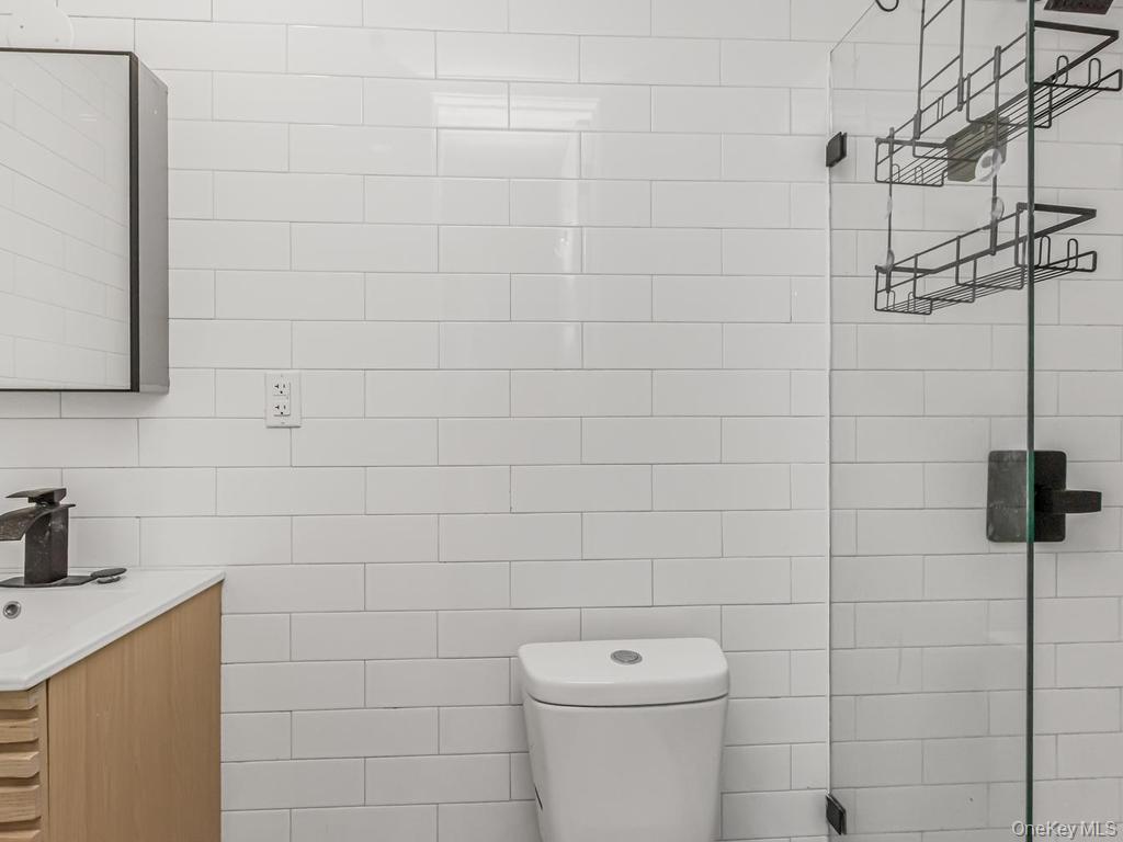 Single Family E 188th Street Bronx, NY 10458, MLS-1027834-20
