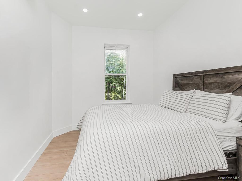 Single Family E 188th Street Bronx, NY 10458, MLS-1027834-7