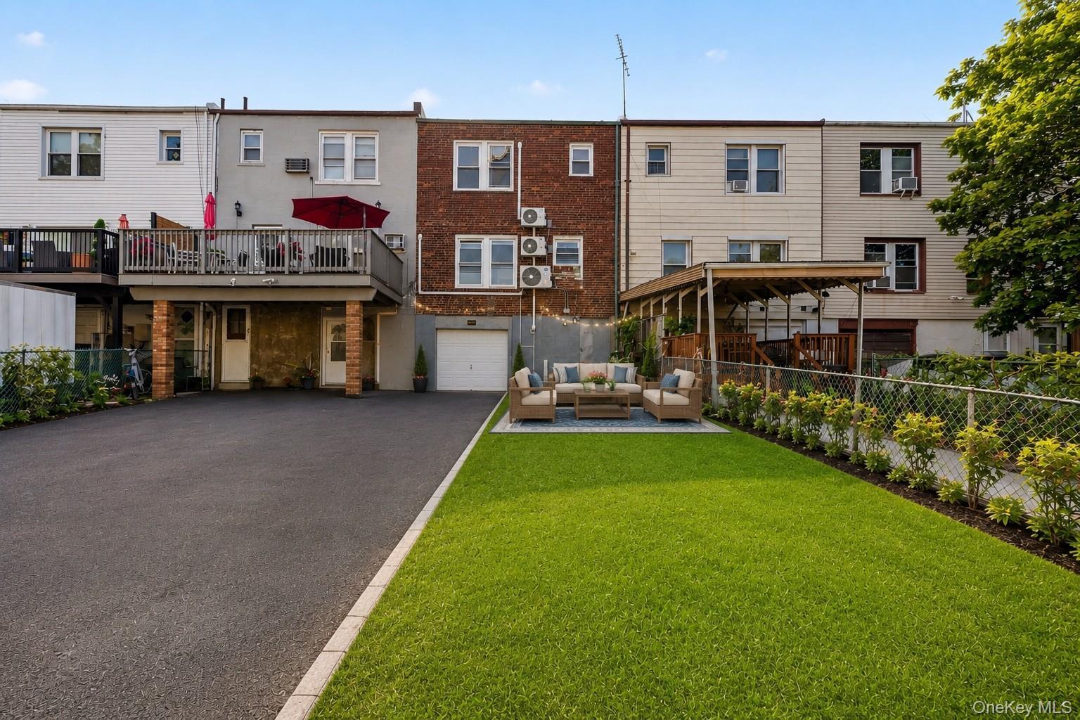 Single Family Mickle Avenue Bronx, NY 10469, MLS-1027835-15