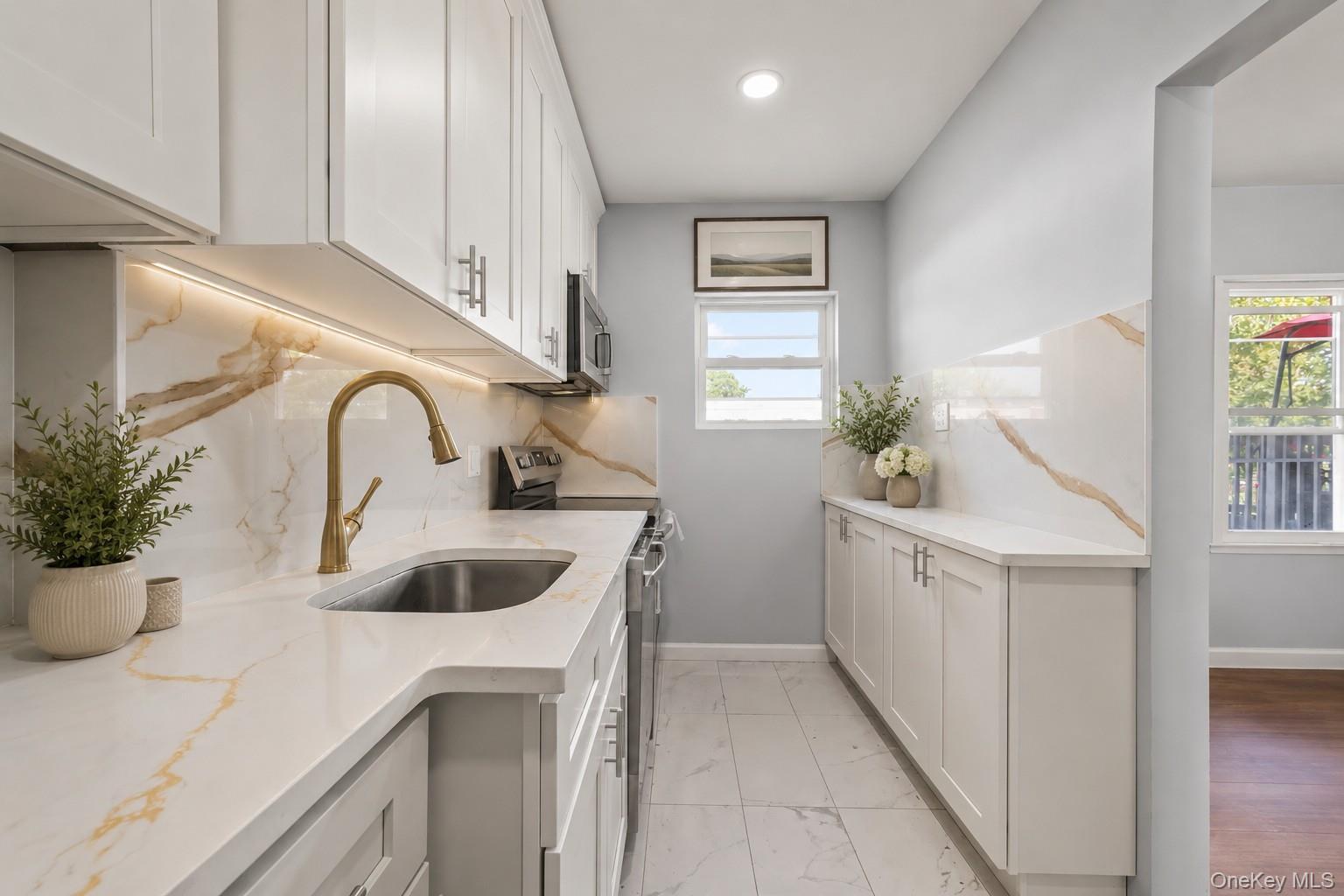 Single Family Mickle Avenue Bronx, NY 10469, MLS-1027835-4