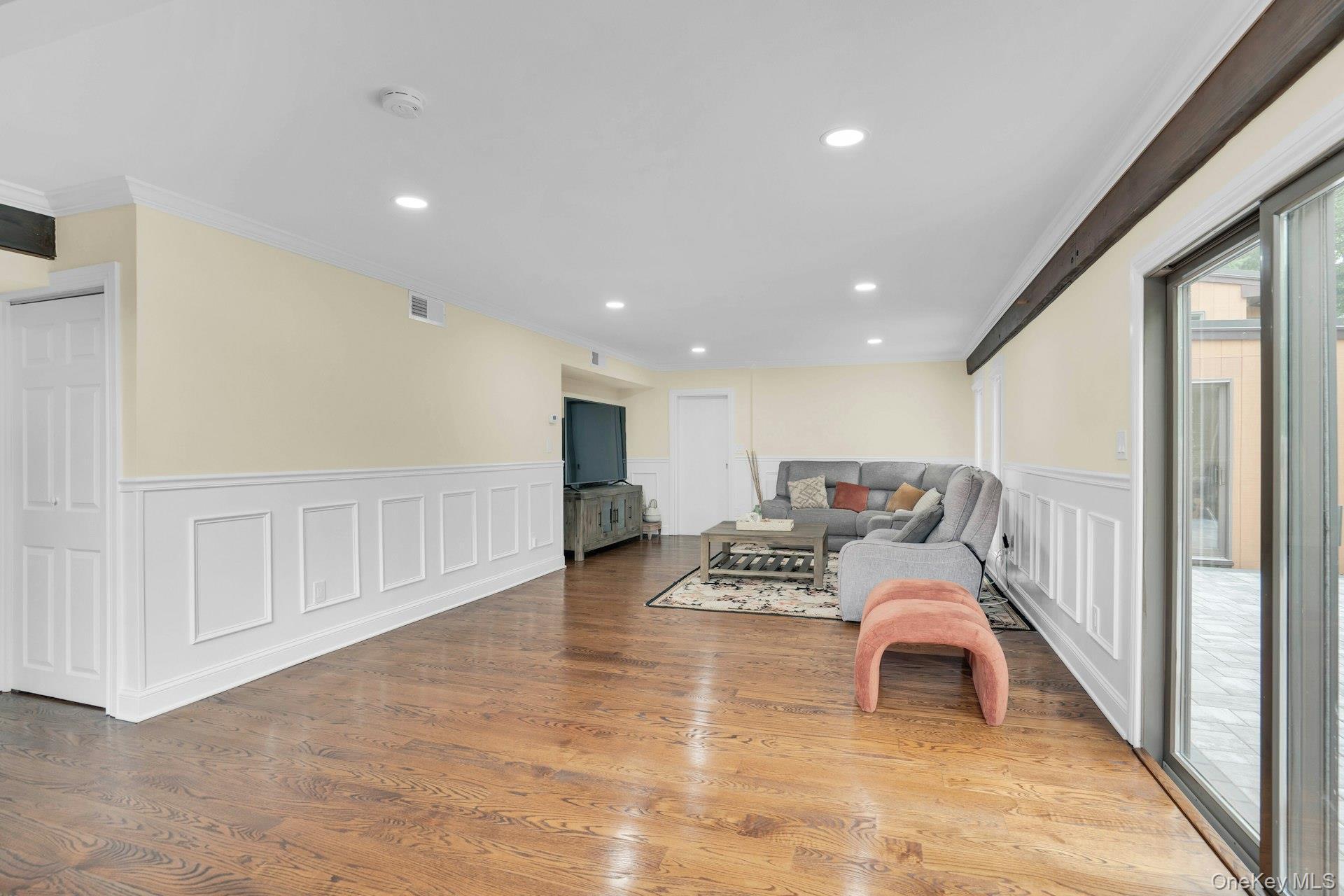 Single Family Vanderbilt Parkway  Suffolk County, NY 11746, MLS-1027852-14
