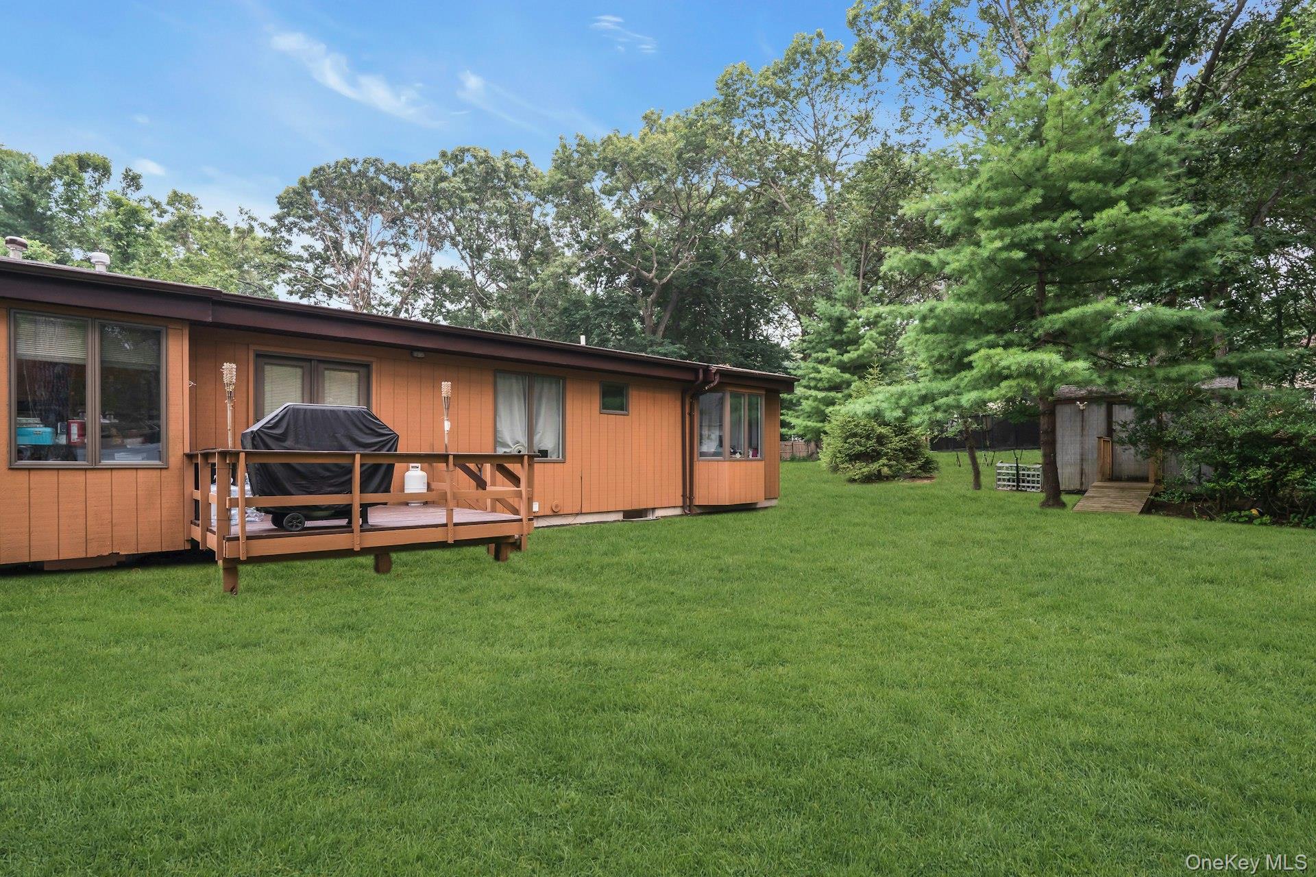 Single Family Vanderbilt Parkway  Suffolk County, NY 11746, MLS-1027852-37