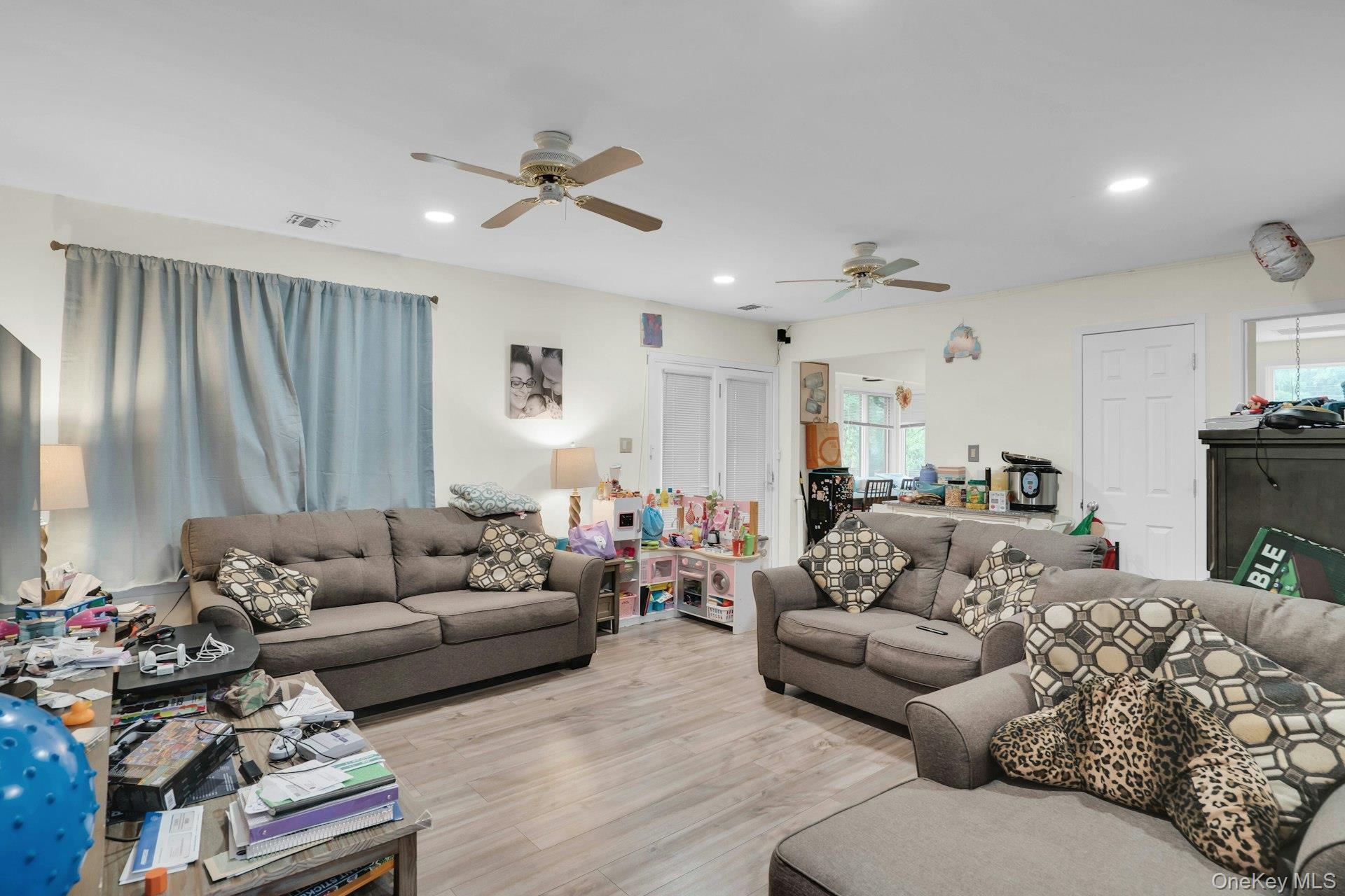 Single Family Vanderbilt Parkway  Suffolk County, NY 11746, MLS-1027852-39