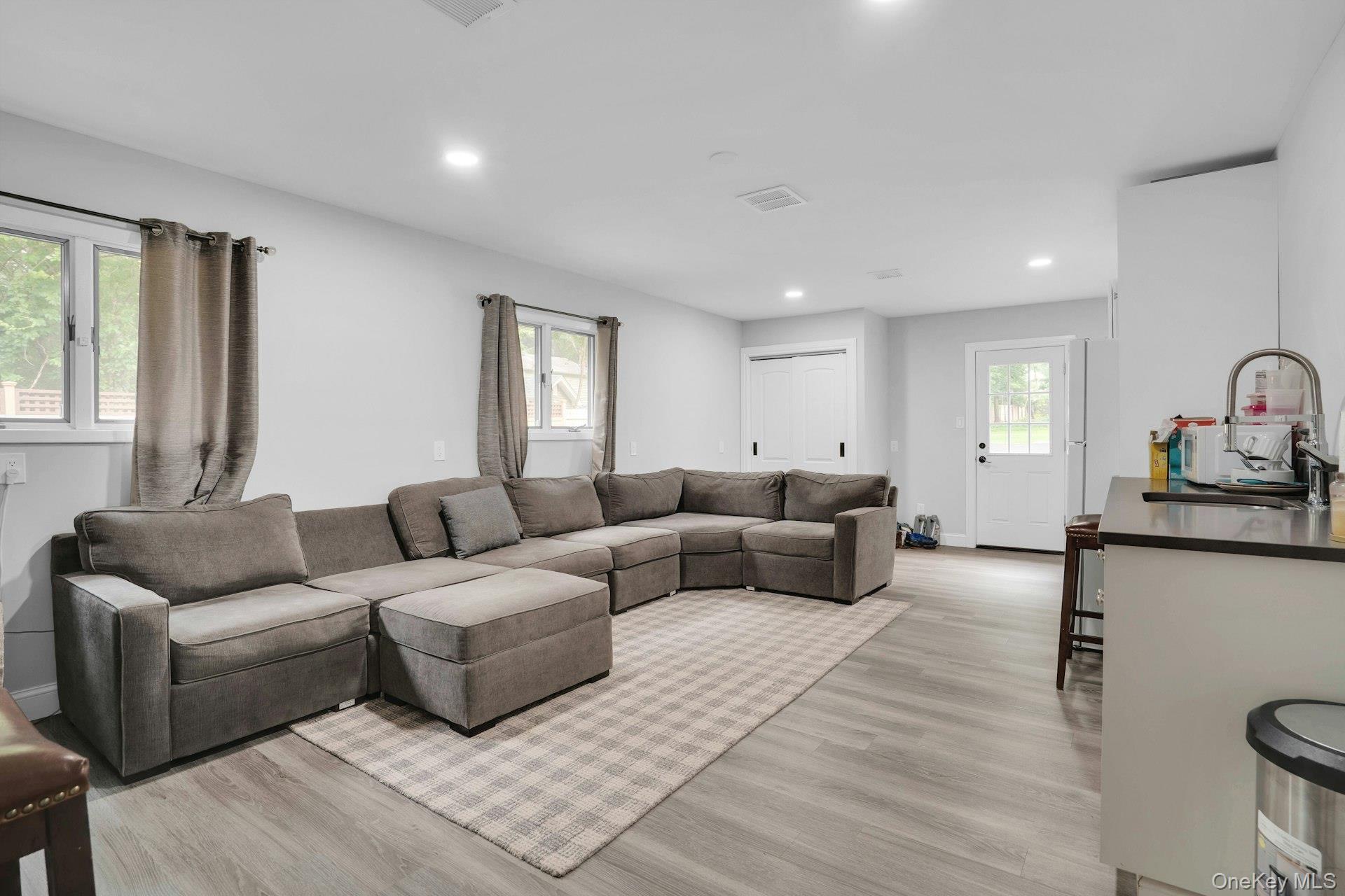 Single Family Vanderbilt Parkway  Suffolk County, NY 11746, MLS-1027852-44