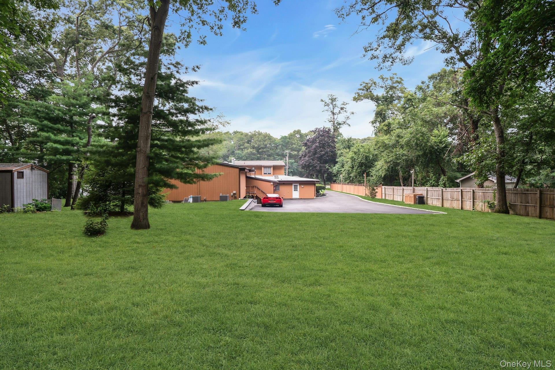 Single Family Vanderbilt Parkway  Suffolk County, NY 11746, MLS-1027852-50