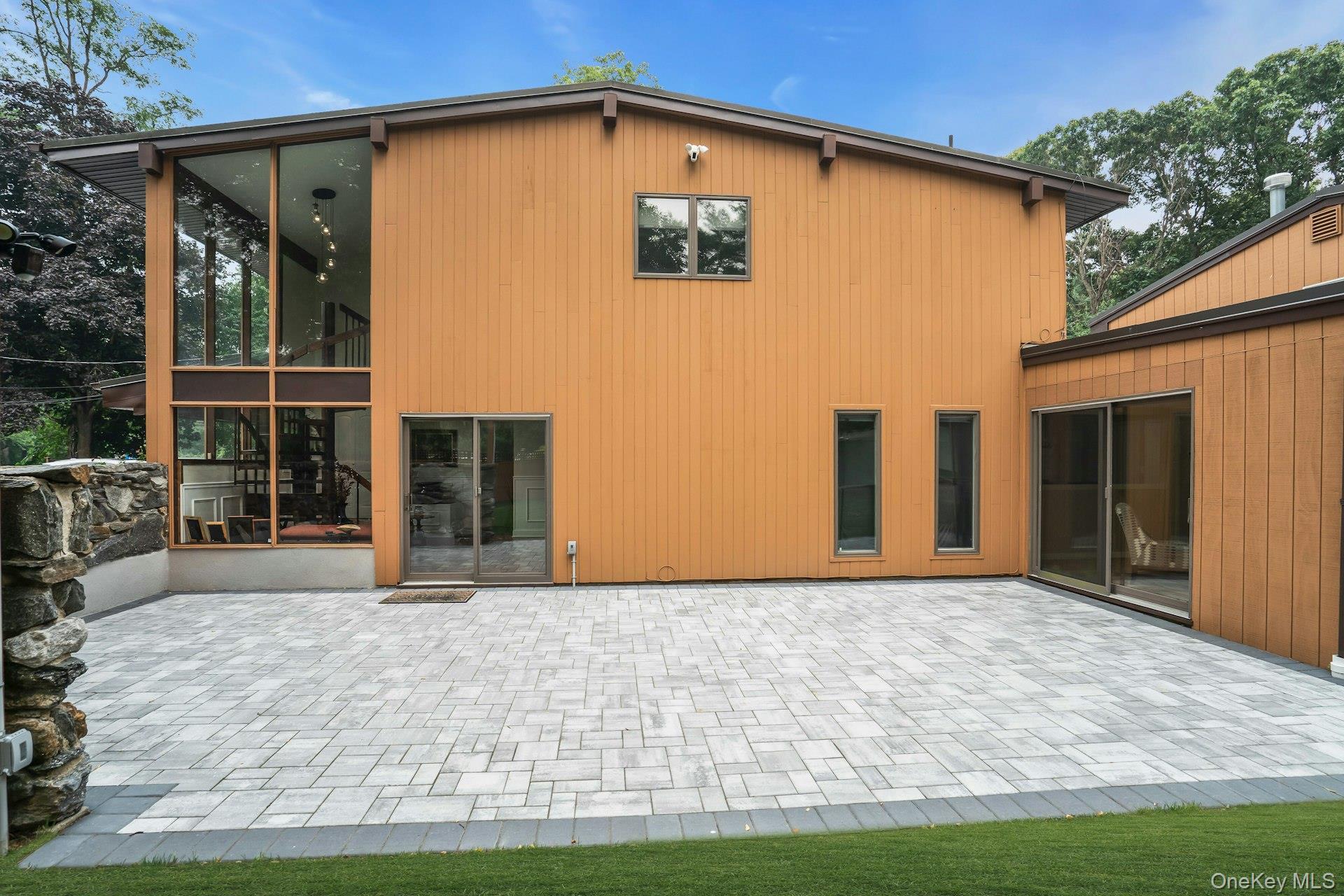 Single Family Vanderbilt Parkway  Suffolk County, NY 11746, MLS-1027852-9