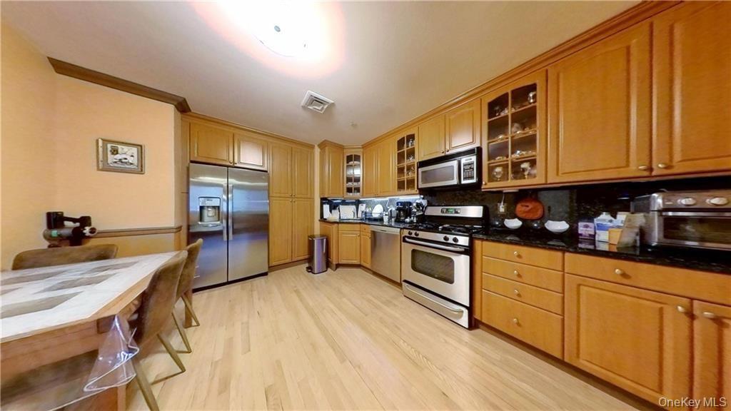 Condo Bath Avenue  Brooklyn, NY 11214, MLS-1027890-6