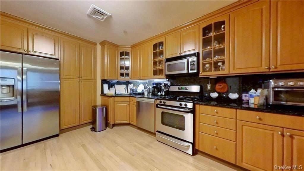 Condo Bath Avenue  Brooklyn, NY 11214, MLS-1027890-7
