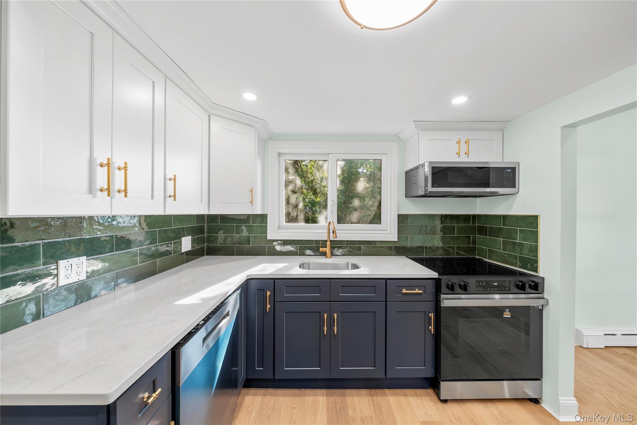 Single Family Barclay Road Suffolk County, NY 11951, MLS-1027921-11