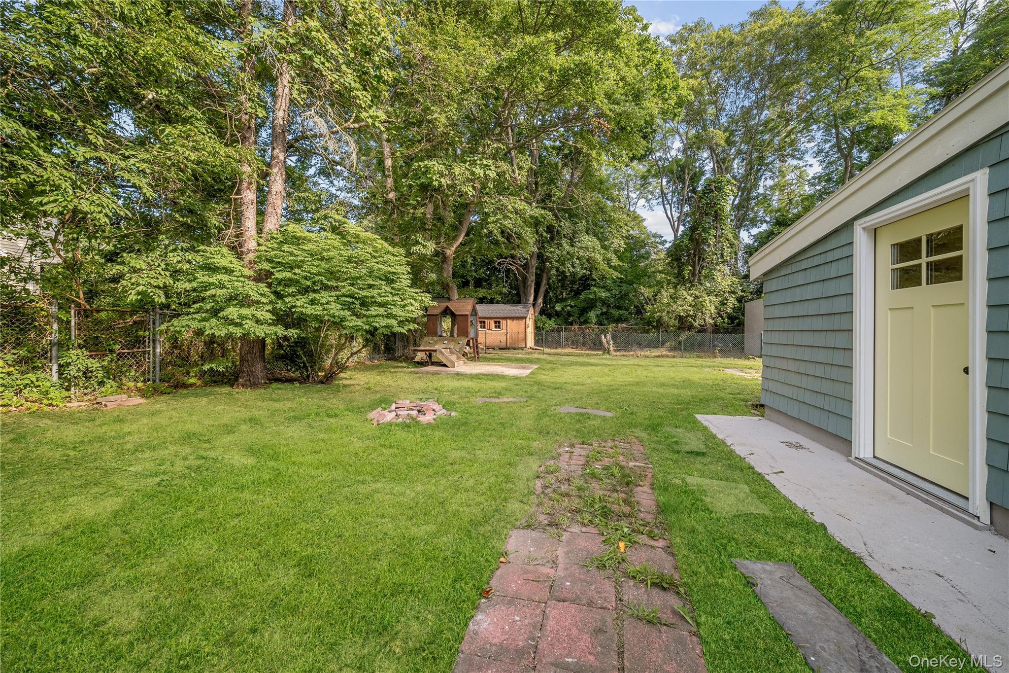 Single Family Barclay Road Suffolk County, NY 11951, MLS-1027921-22