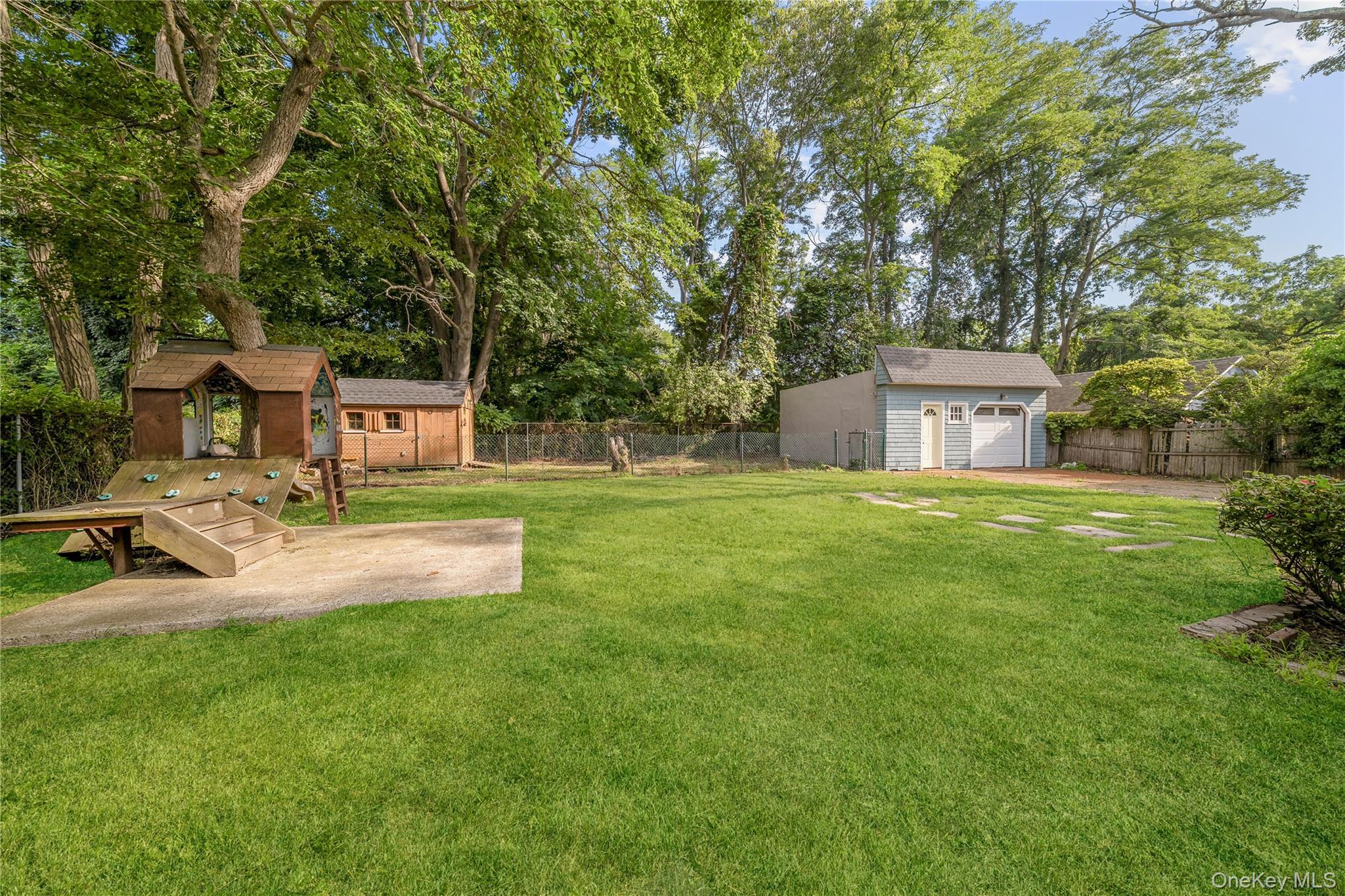 Single Family Barclay Road Suffolk County, NY 11951, MLS-1027921-23