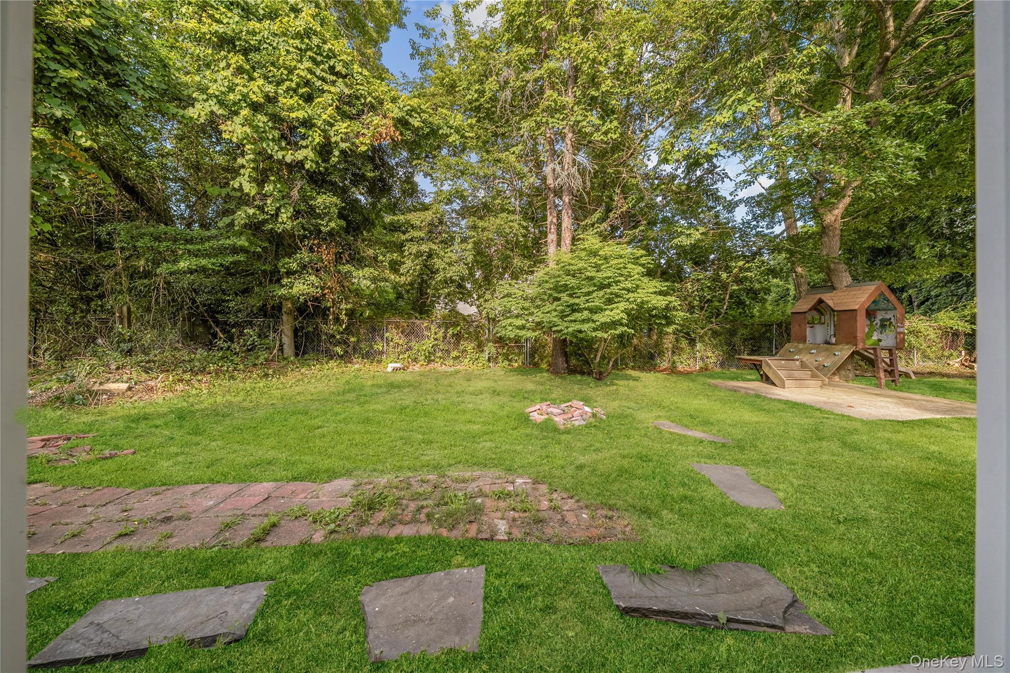 Single Family Barclay Road Suffolk County, NY 11951, MLS-1027921-26