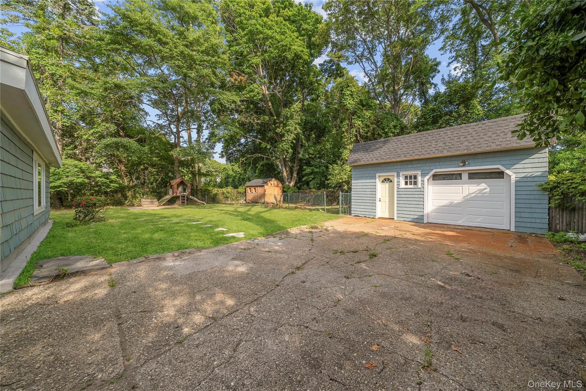 Single Family Barclay Road Suffolk County, NY 11951, MLS-1027921-28