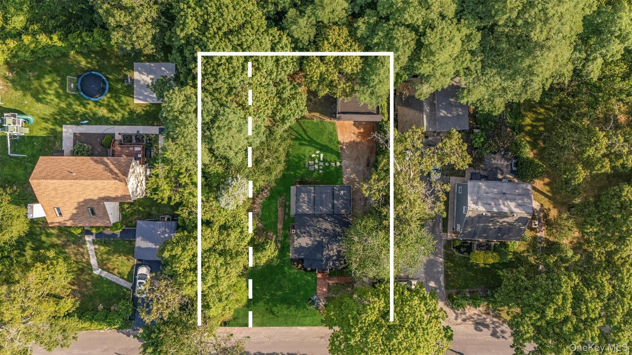 Single Family Barclay Road Suffolk County, NY 11951, MLS-1027921-30