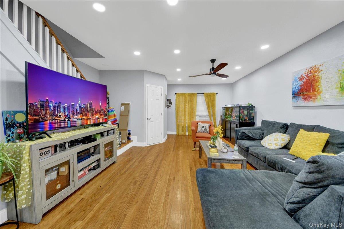 Single Family Seminole Avenue Bronx, NY 10461, MLS-1027925-20