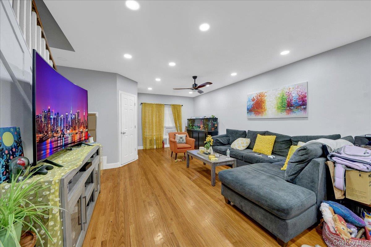Single Family Seminole Avenue Bronx, NY 10461, MLS-1027925-21