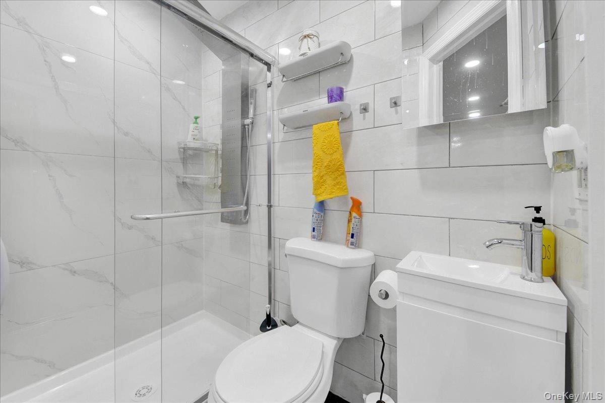 Single Family Seminole Avenue  Bronx, NY 10461, MLS-1027925-22