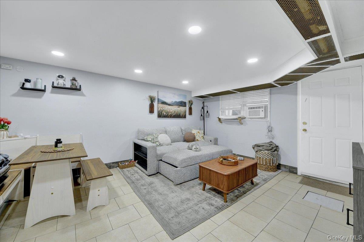 Single Family Seminole Avenue Bronx, NY 10461, MLS-1027925-3