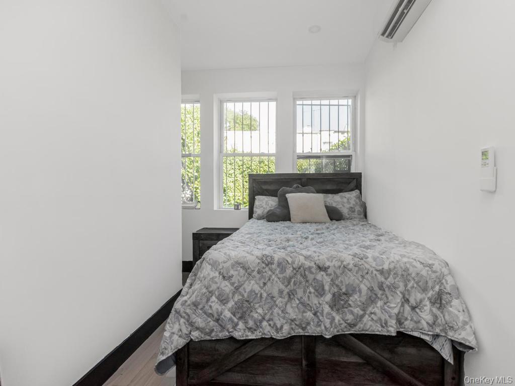 Single Family Lorillard Place Bronx, NY 10458, MLS-1027935-18