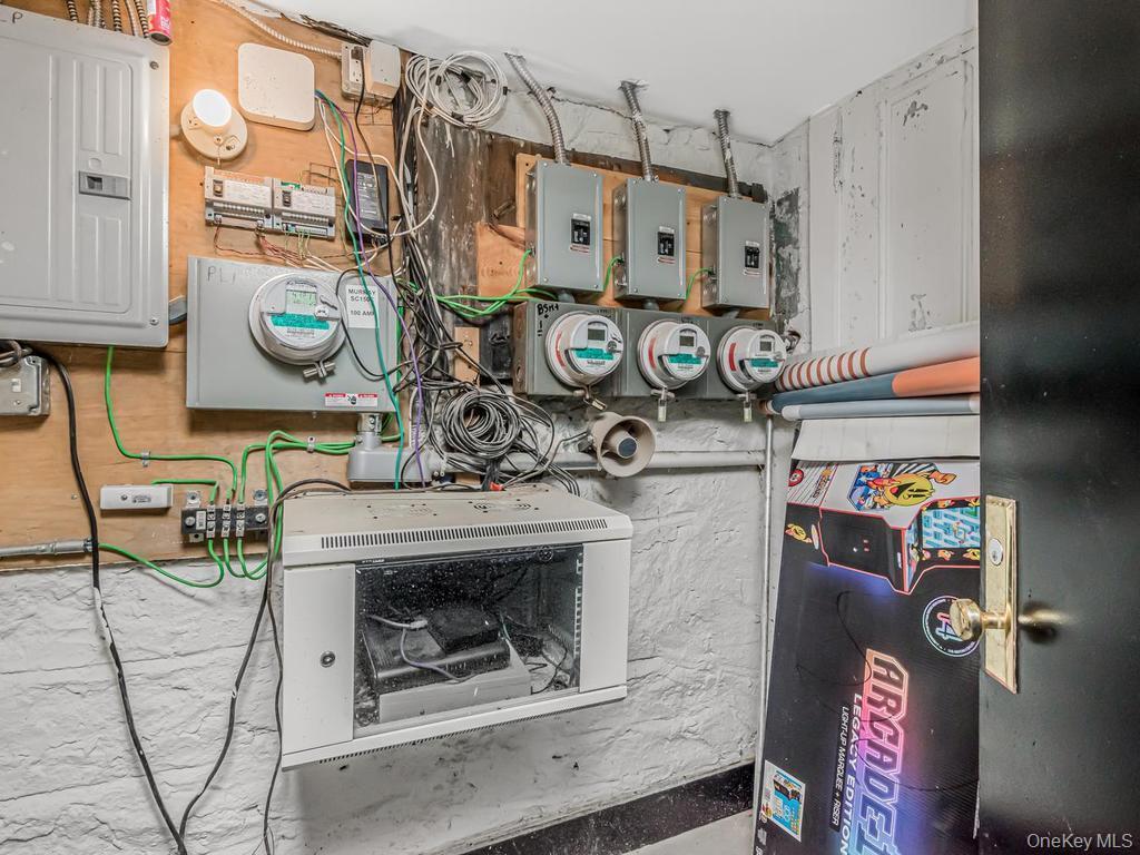 Single Family Lorillard Place  Bronx, NY 10458, MLS-1027935-25
