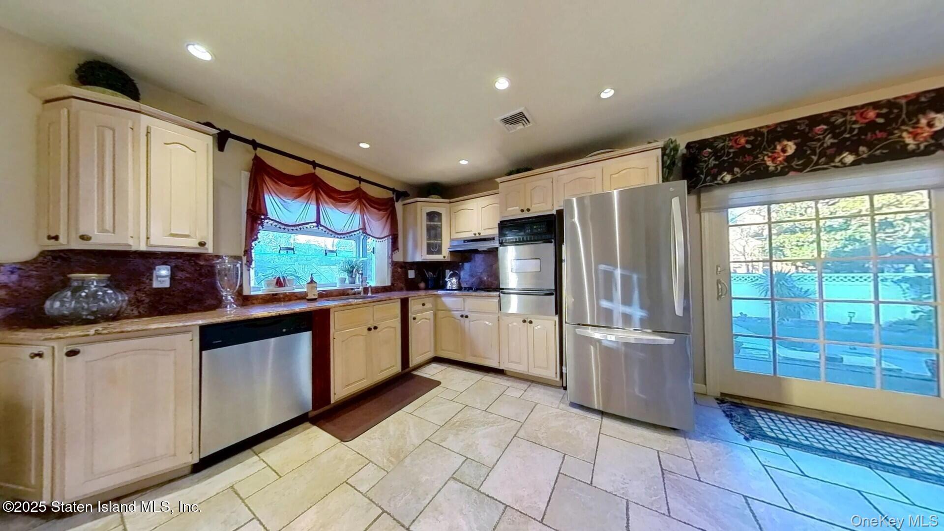 Single Family Locust Avenue  Staten Island, NY 10306, MLS-1027938-10