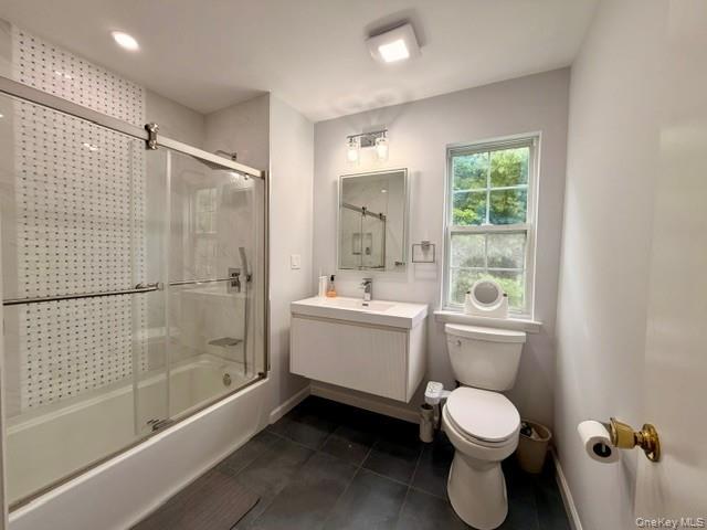 Single Family Herrels Circle  Suffolk County, NY 11747, MLS-1027949-15
