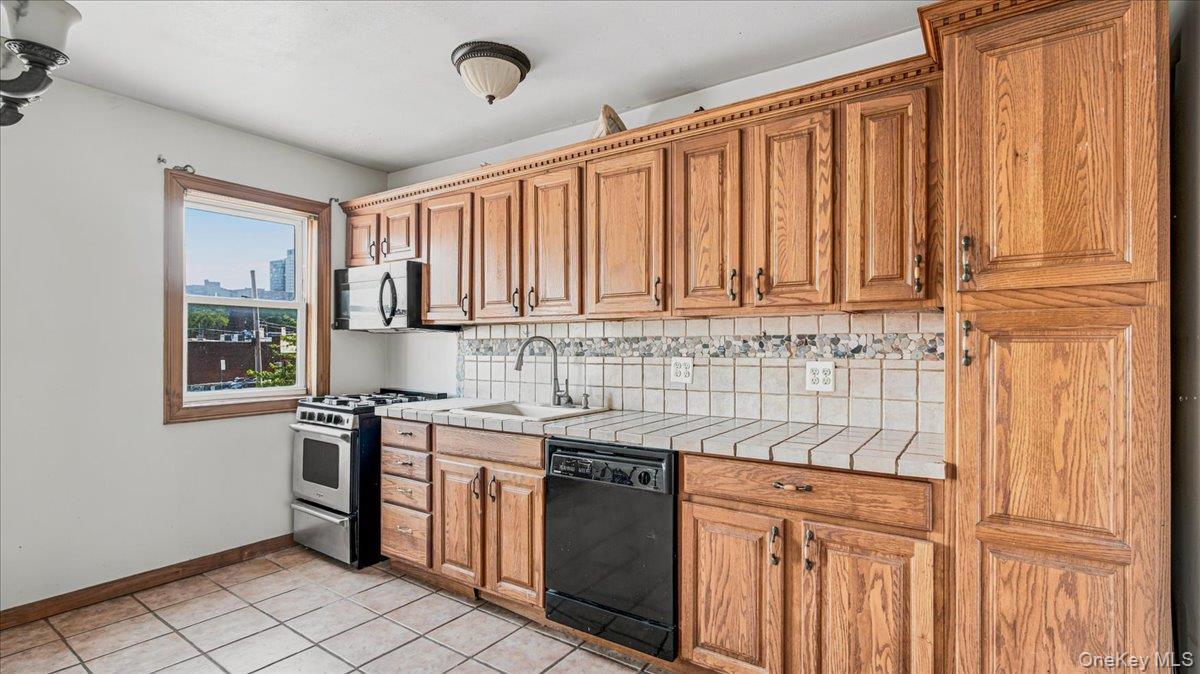 Single Family 63rd Drive  Queens, NY 11375, MLS-1027959-20