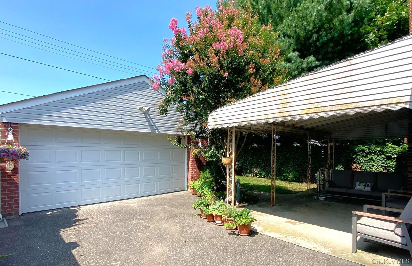 Single Family Albertson Place  Nassau County, NY 11501, MLS-1027969-24