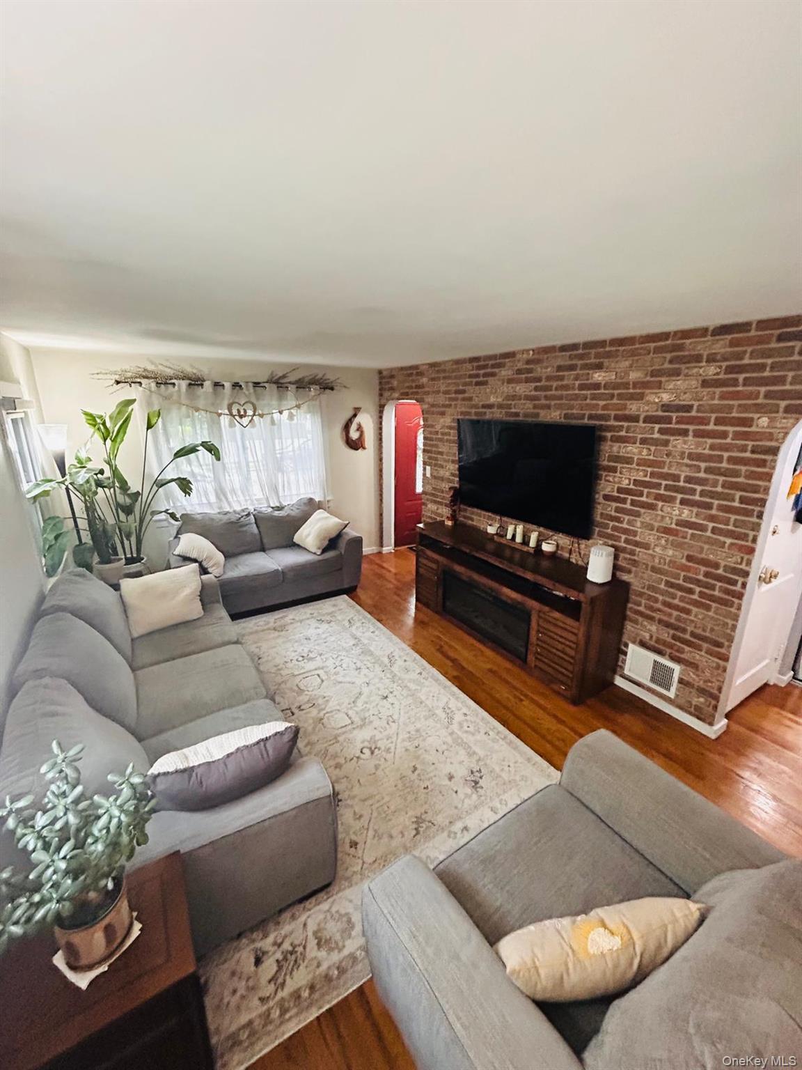 Single Family Albertson Place  Nassau County, NY 11501, MLS-1027969-8